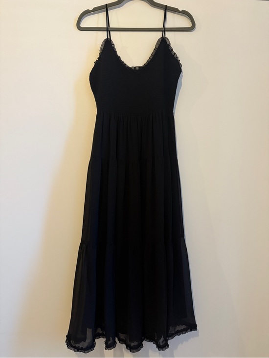 Aritzia Dresses & Skirts - Aritzia Wilfred Black Lace-Trim Midi Dress